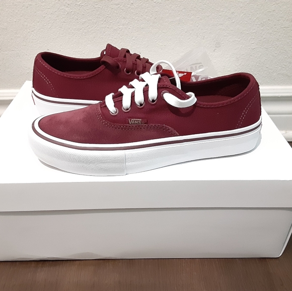 Vans - Picture 1 of 4